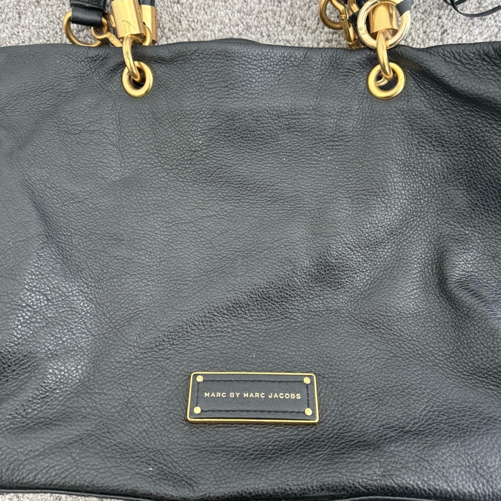 Marc By Marc Jacobs Black Leather Shoulder Bag with Gold Accents - Picture 3 of 9